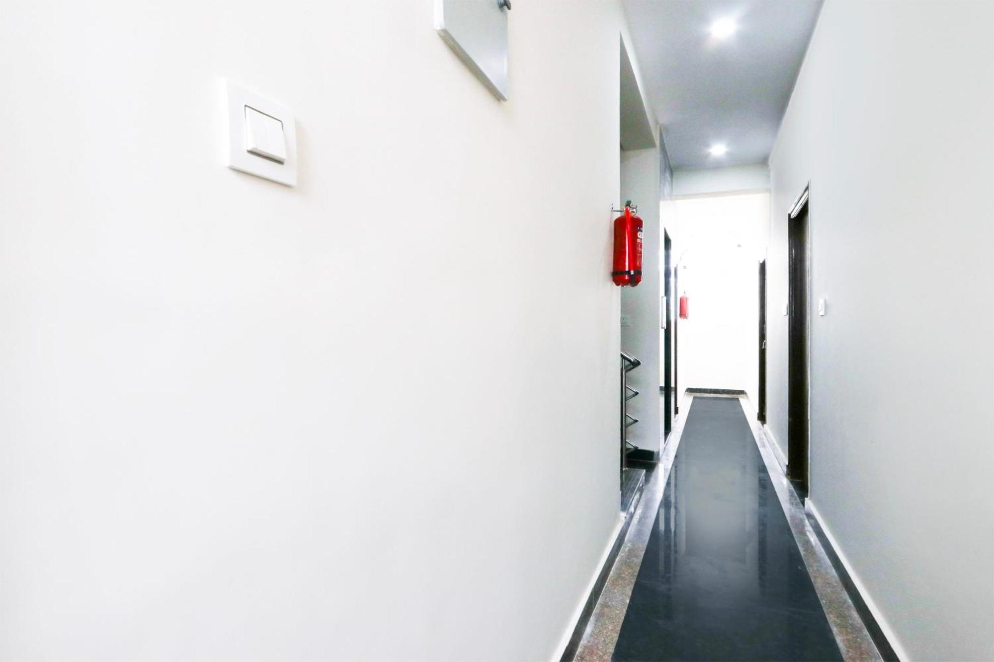 Super Hotel O Adibatla Near Tcs Ibrahimpatan Екстер'єр фото