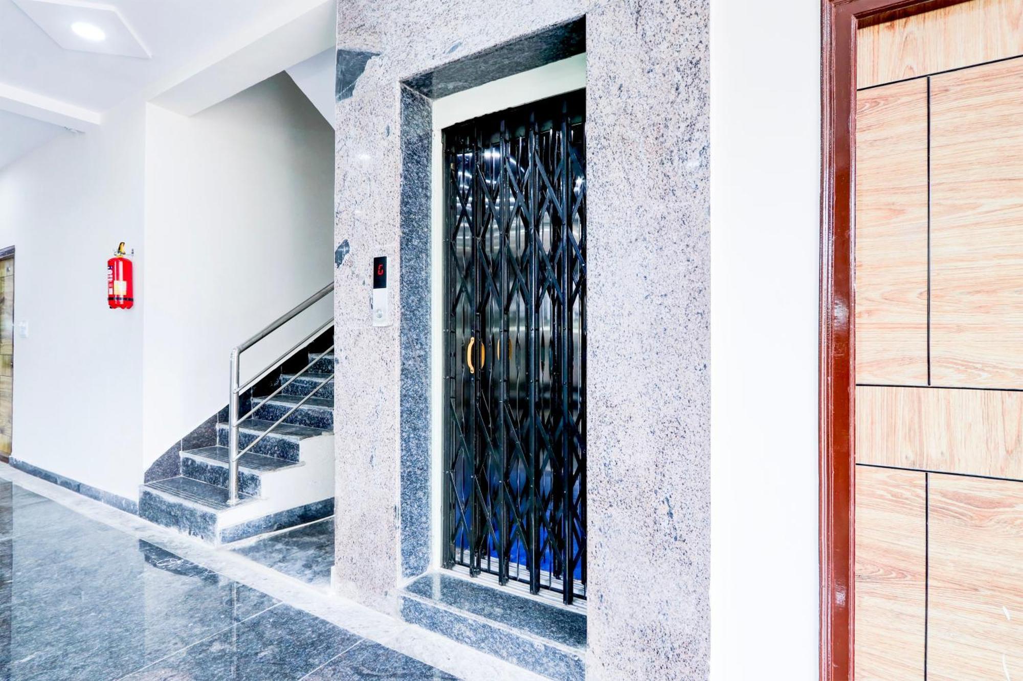 Super Hotel O Adibatla Near Tcs Ibrahimpatan Екстер'єр фото